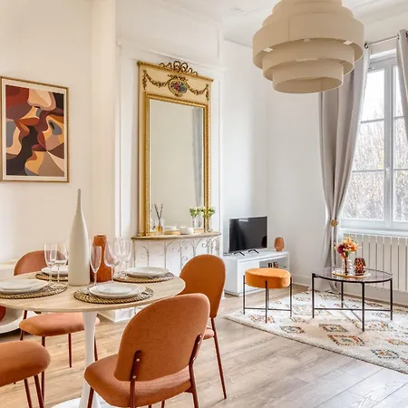 Le Lauroise Magnifique F2 Place Des Carmes 아파트 *