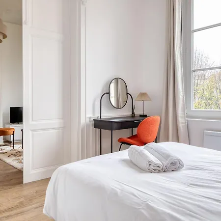 Le Lauroise Magnifique F2 Place Des Carmes شقة